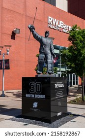 Newark, NJ - May 17, 2022:Hockey Player Sculpture Martin Brodeur At The New Jersey Devils Championship Plaza Outside The Prudential Center In Newark, New Jersey.