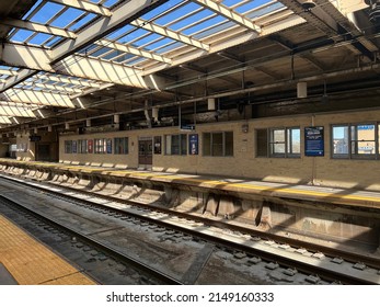 Newark-New Jersey-United States - Penn Station Newark Waiting Train