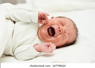 Newborm Baby Screaming Just After Born