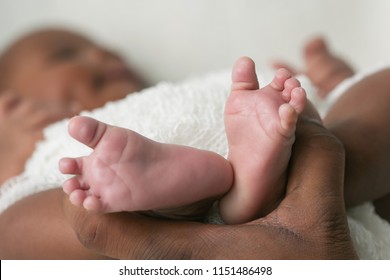 Newborn Baby Boy Feet Foot Toes