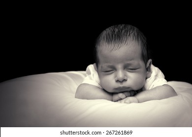 1,708 Naked baby bed sleeping Images, Stock Photos & Vectors | Shutterstock