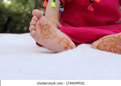 Female feet muslim Paradise Lies