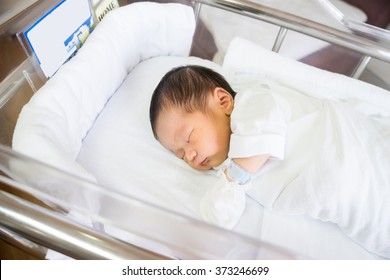 newborn baby in the hospital room