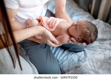 Papa Durmiendo Junto Al Bebe Imagenes Fotos De Stock Y Vectores Shutterstock