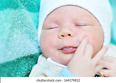  Newborn Baby  With Baby Rash,