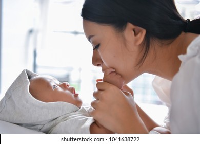 新生児 日本人 High Res Stock Images Shutterstock