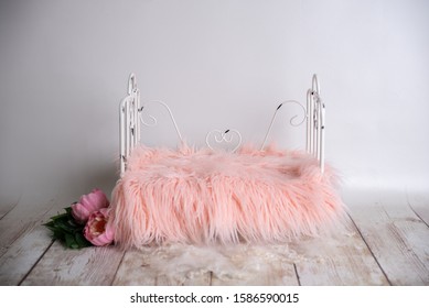 newborn prop iron bed for photography