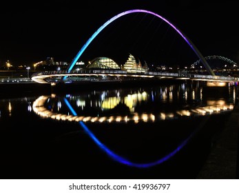 Newcastle Upon Tyne - Gateshead Millennium Bridge