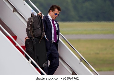 Newly appointed White House Communications Director, Anthony Scaramucci, disembarks Air Force One in Ronkonkoma, NY, Friday, July 28, 2017.