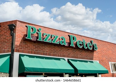 13 Petes pizza Images, Stock Photos & Vectors | Shutterstock