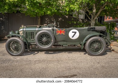 NEWPORT, RI - 2 OCTOBER 2021: A British Classic Car Parked In A Downtown Lot During Motor Week