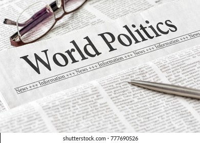 Eine Zeitung mit der Schlagzeile der Weltpolitik