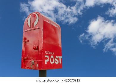 NEWSTEAD, VICTORIA, AUSTRALIA - April 27, 2016: Australia Post Is Scaling Back Its Daily Door-to-door Delivery Service And Is Increasing Digital Mailboxes And 24-hour Parcel Deliveries