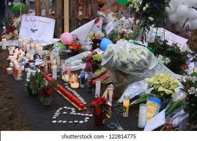 NEWTOWN, CT., USA, DEC 16, 2012: Sandy Hook Elementary School Shooting, Memorial Set Up For Shooting Victims, Dec 16, 2012 In Newtown, CT., USA