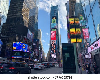 Newyork City , Usa - August 10 ,2020  Time Square In The City With Cars And Many People - Image 