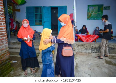 NGANJUK, INDONESIA - APRIL 18, 2021: Some Muslim People Are Completing The Administration For Islamic School In Nganjuk, Indonesia.