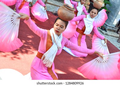 Vietnamese Dancing Images, Stock Photos & Vectors | Shutterstock