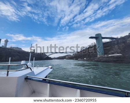 Niagra falls boat ride rainbow scenery