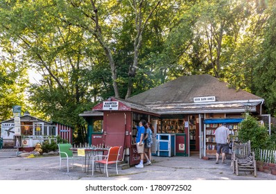 Niantic Connecticut - June 17, 2020: Book Barn In Niantic Connecticut, Beautiful Outdoor Used Bookstore. People Shopping Books.