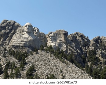 nice up close of Mount Rushmore