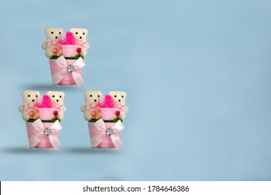 Nice And Cute Teddy Bear Couple Isolated Blu Backdrop 