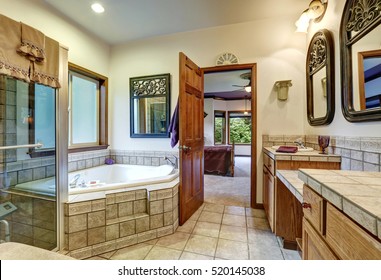 Nice Jack And Jill Bath With Two Washbasins And Whirlpool Tub. Northwest, USA