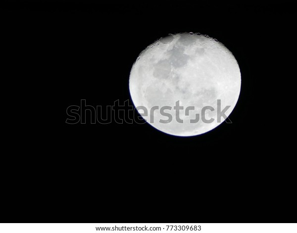 Nice of Night The
Moon