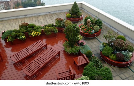 A Nice Rooftop Garden In Manhattan