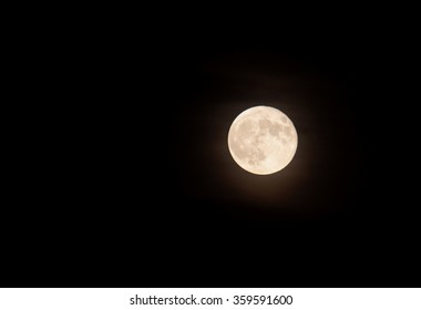 Nice shoot of the full moon without clouds