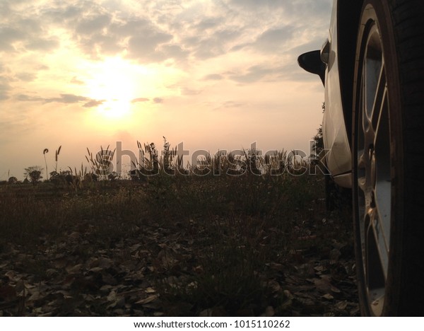 Nice sunshine with car\
wheel