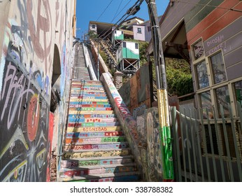 A Nice Walking Tour Around Valparaiso, Chile