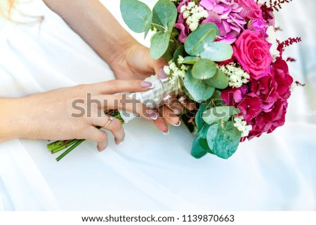 A bridal bouquet the day of the wedding