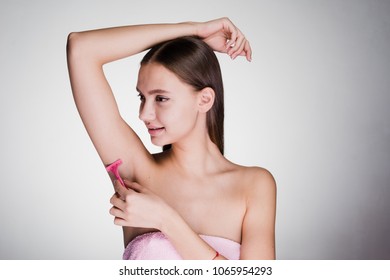 teen girl woman shaving her armpit pics clips photos Teen girl woman shaving her armpit pics clips photos