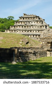 Nichos Piramide In Tajín 
Archaeological Area