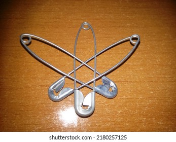 Nickel plated steel safety pins