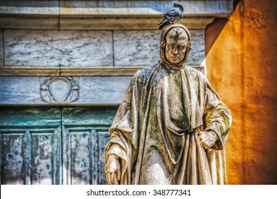 Nicola Pisano Statue In Pisa, Italy