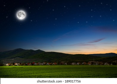 Paysage Nuit Lune Images Photos Et Images Vectorielles De Stock Shutterstock