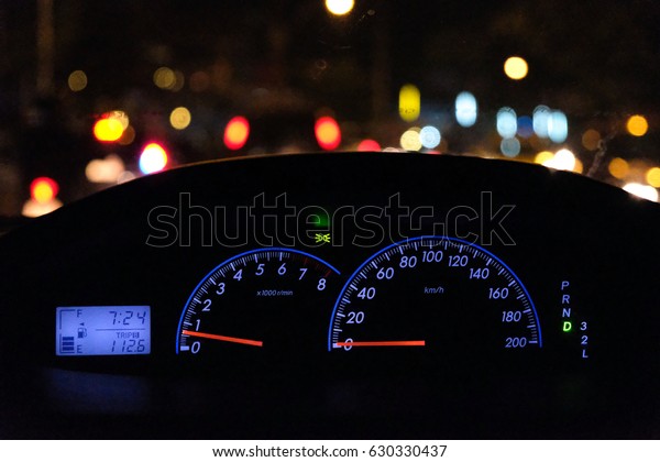 Night\
driving