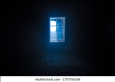 月明かり 部屋 の写真素材 画像 写真 Shutterstock