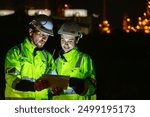 Night Shift Industrial Workers Inspection Plant High visibility Helmets Operational Safety Discussion Service, Industry Teamwork Refinery Maintenance, Construction Industry Workers Facility Engineer