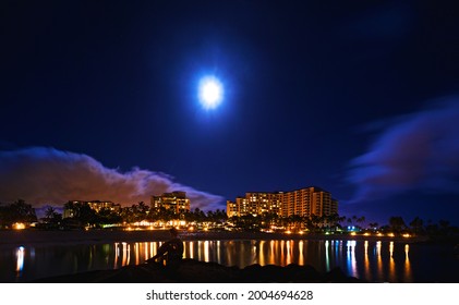 Night Sky With Full Moon In Hawai Makes People Feel Calm And Have A Positive Vibes