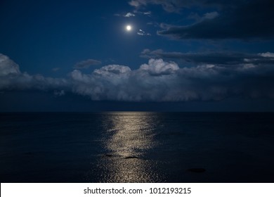 夜の海 の画像 写真素材 ベクター画像 Shutterstock