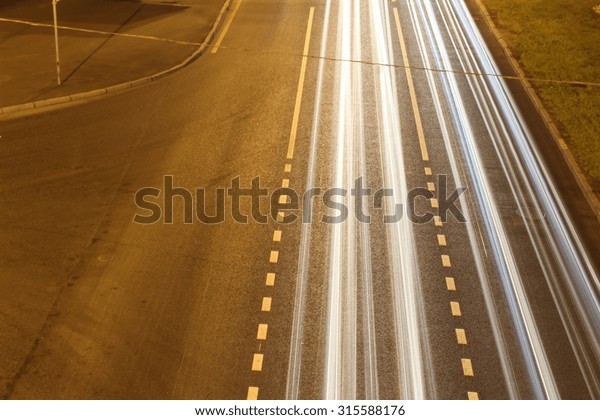 Night speed traffic with\
long exposure