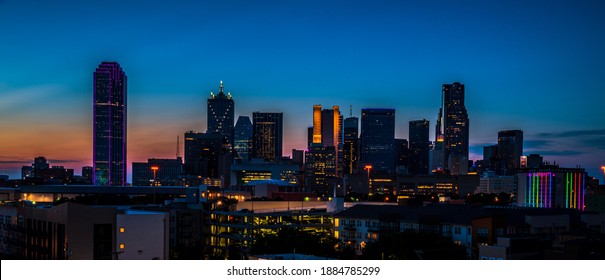 Night Time Blue Hour Dallas Texas Cityscape Sunset Blue Hour Photography Amazing City Of North Texas Towers And Skyscrapers Along Gorgeous Horizon 