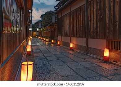 京都 路地 の写真素材 画像 写真 Shutterstock