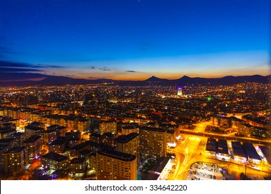 Vue de nuit de Konya en Turquie