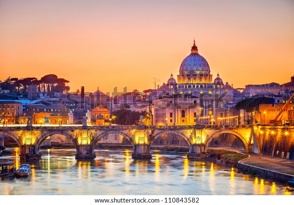 イタリア ローマの聖ペテロ大聖堂の夜景 の写真素材 今すぐ編集