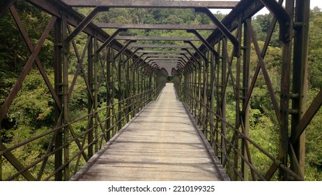 Nine Arch Bridge In Demodara