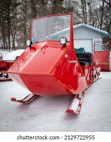 NISSWA, MN - 5 JAN 2022: Antique Polaris Sno-Traveler Snowmobile.