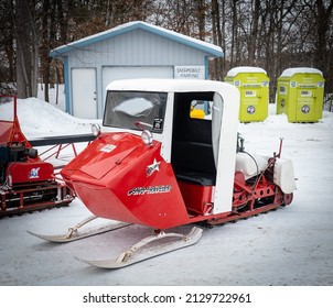 NISSWA, MN - 5 JAN 2022: Antique Polaris Sno-Traveler Voyager Snowmobile.